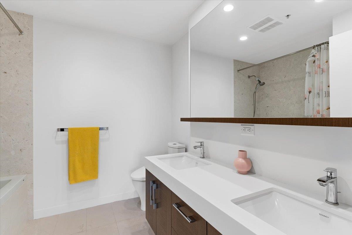 Basement Recreation Room Photo of 604 1439 George Street, White Rock, BC