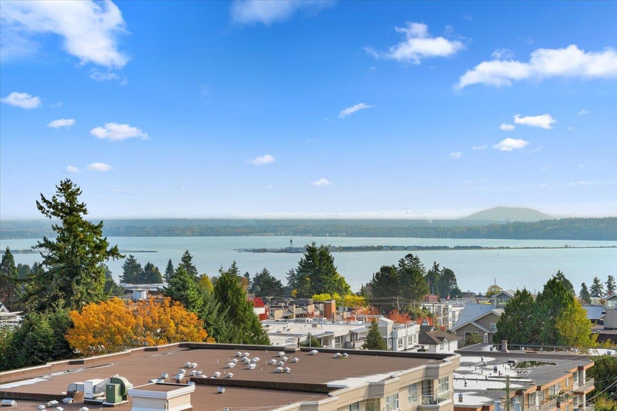 Outdoor Deck Photo of 604 1439 George Street, White Rock, BC