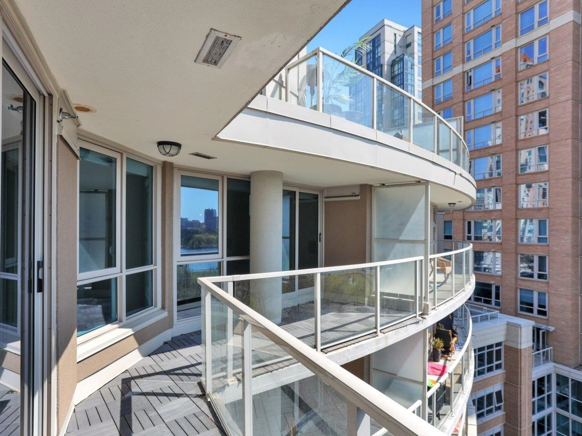 Entry Foyer Photo of 802 1318 Homer Street, Vancouver, BC