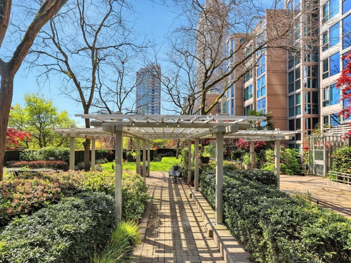 Front Yard Photo of 802 1318 Homer Street, Vancouver, BC