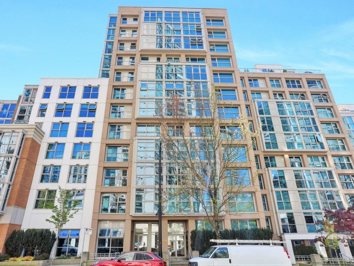 Garden / Landscaping Photo of 802 1318 Homer Street, Vancouver, BC