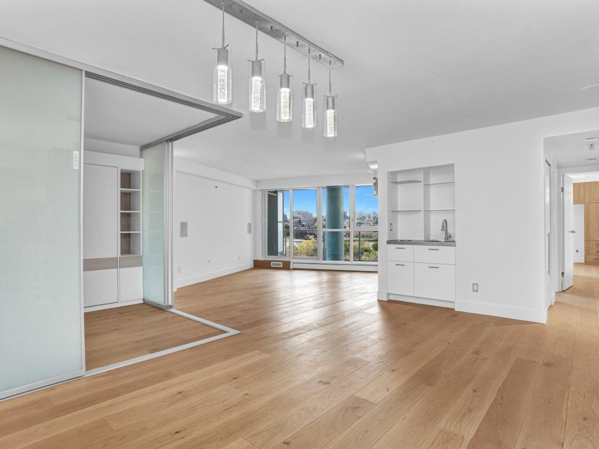 Kitchen Photo of 802 1318 Homer Street, Vancouver, BC