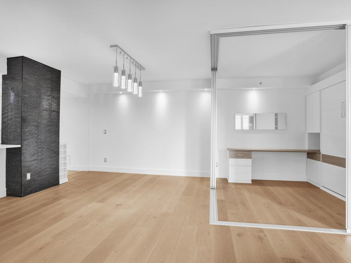 Laundry Room Photo of 802 1318 Homer Street, Vancouver, BC