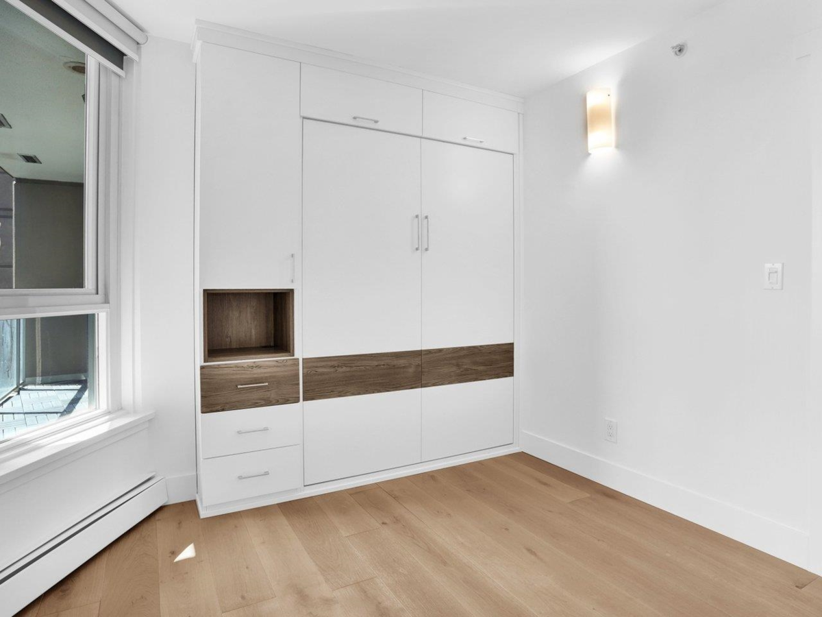 Staircase Photo of 802 1318 Homer Street, Vancouver, BC