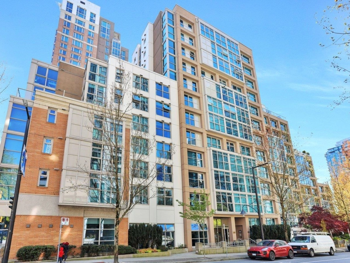 Swimming Pool Photo of 802 1318 Homer Street, Vancouver, BC