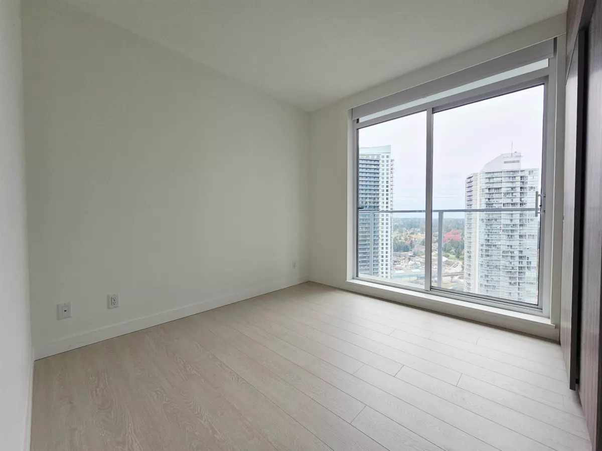 Living Room Photo of 2709 13768 100 Avenue, Surrey, BC