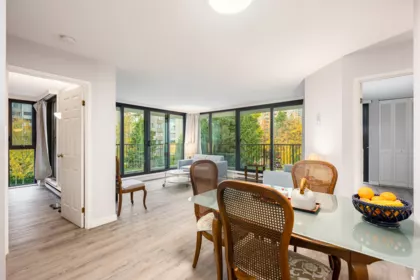 402 6455 Willingdon Avenue, Burnaby, BC, Burnaby — Apartment/Condo for sale