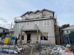 3 1577 E 58th Avenue, Vancouver, BC