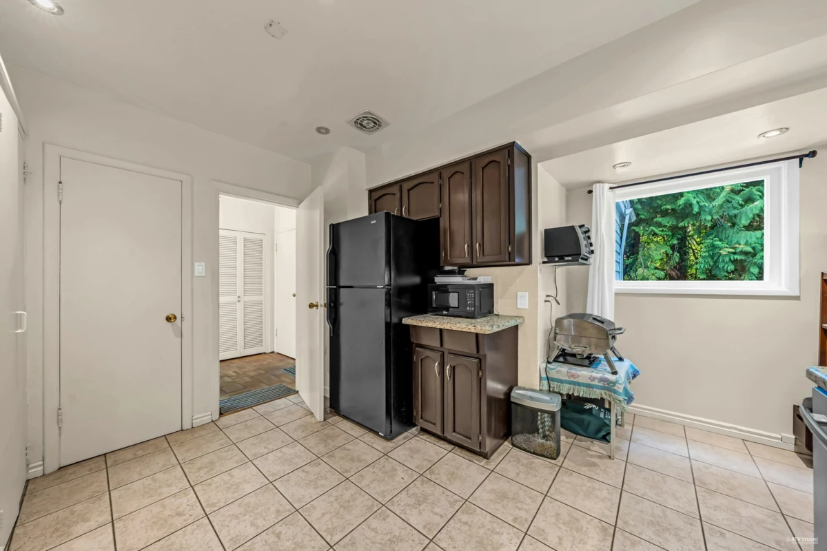 Bedroom 3 Photo of 410 Hadden Drive, West Vancouver, BC