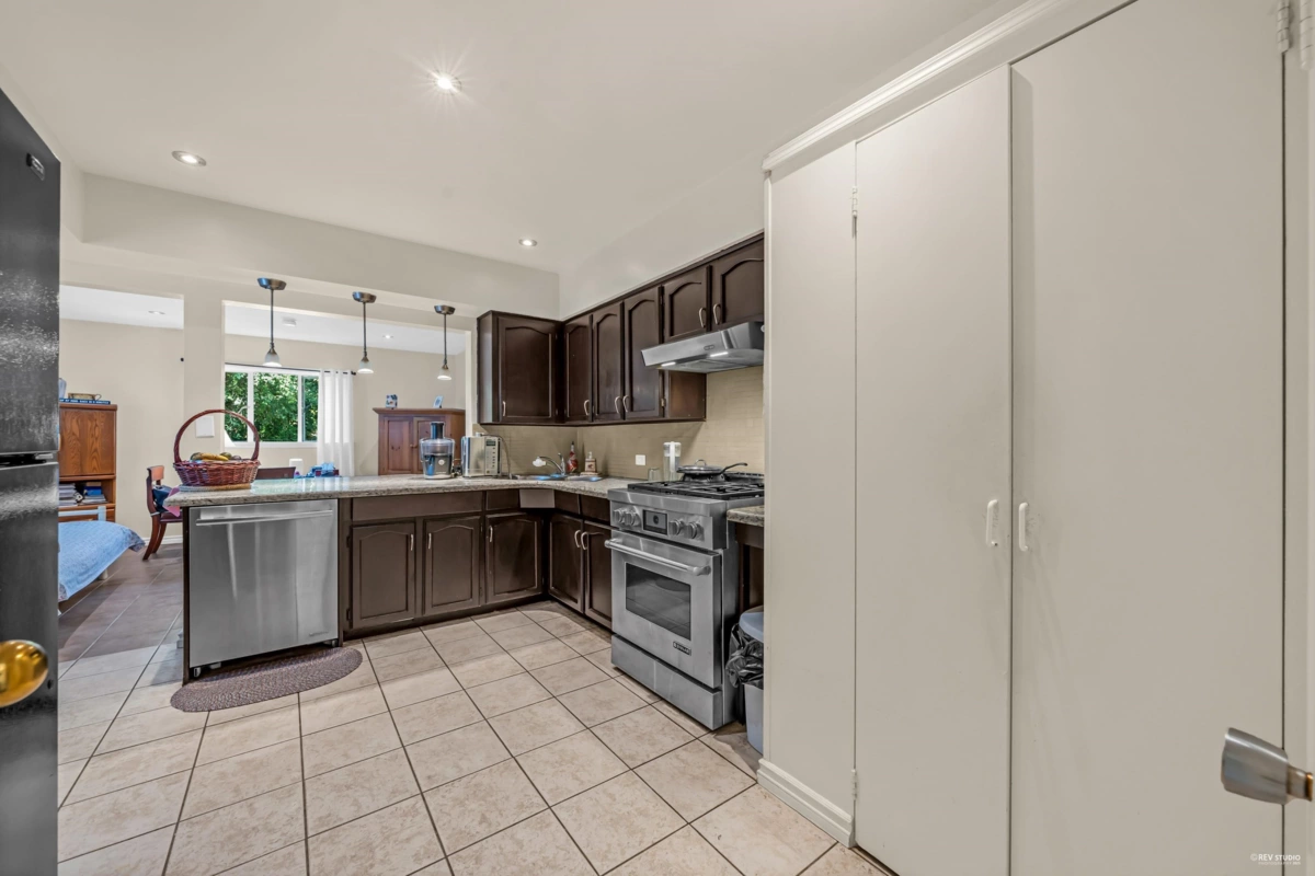 Bedroom 4 Photo of 410 Hadden Drive, West Vancouver, BC