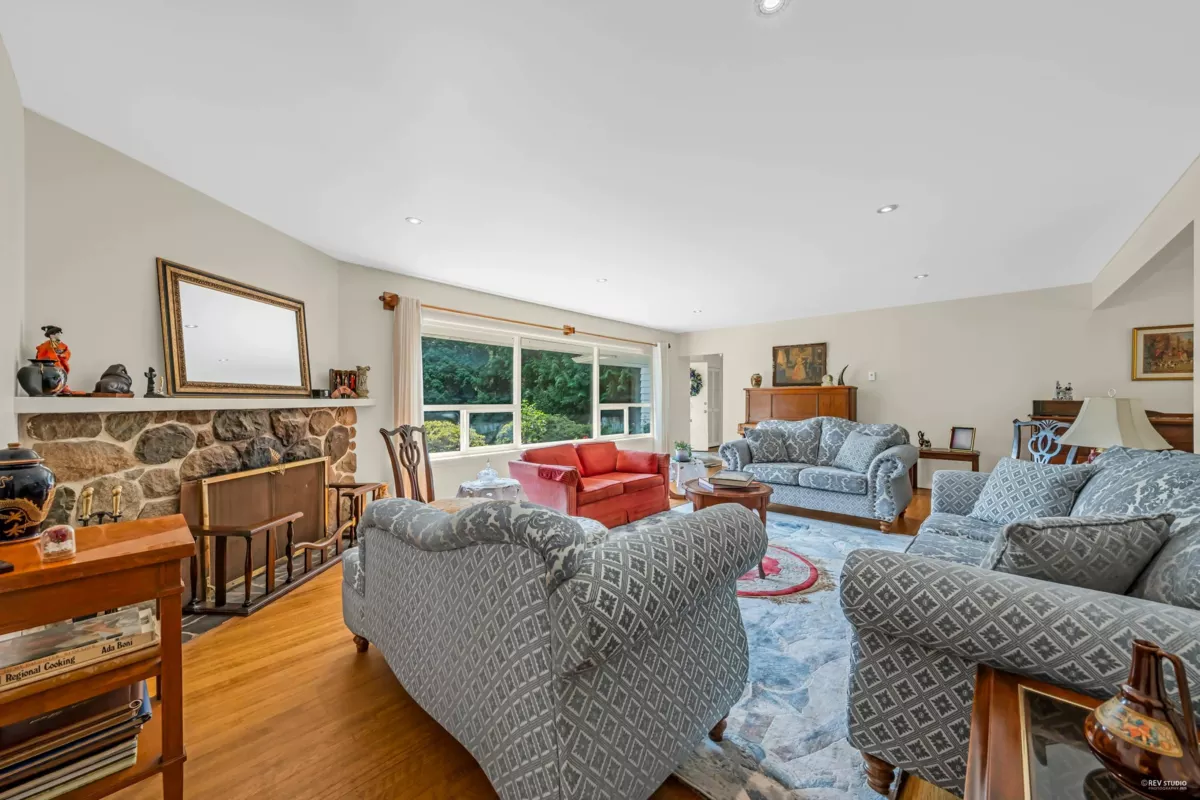 Family Room Photo of 410 Hadden Drive, West Vancouver, BC