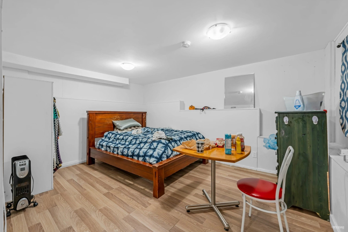 Front Yard Photo of 410 Hadden Drive, West Vancouver, BC