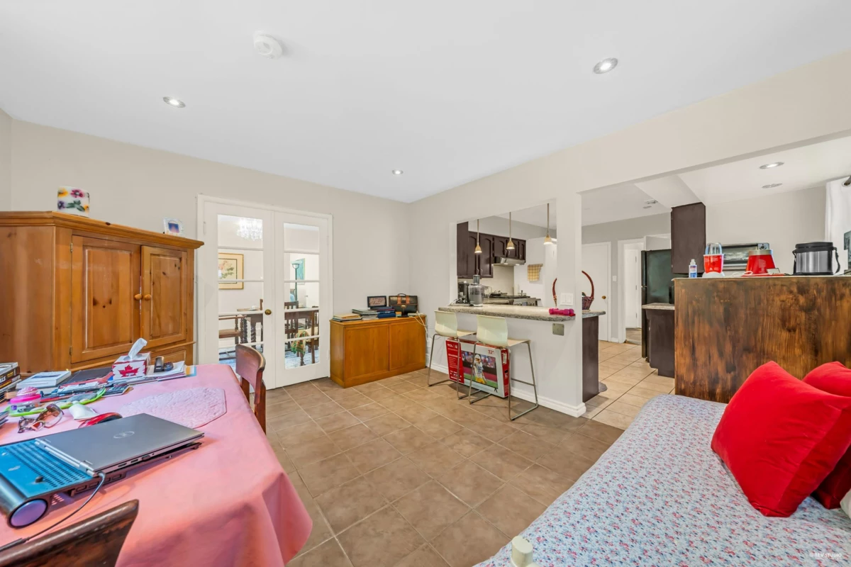 Laundry Room Photo of 410 Hadden Drive, West Vancouver, BC