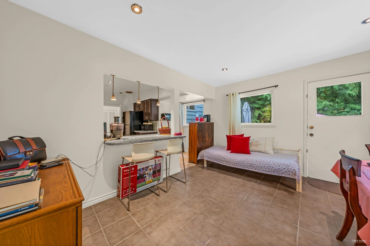 Mudroom Photo of 410 Hadden Drive, West Vancouver, BC
