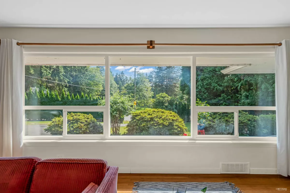 Outdoor Deck Photo of 410 Hadden Drive, West Vancouver, BC