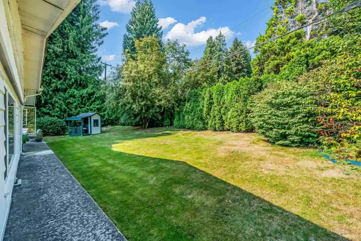 Outdoor Kitchen Photo of 410 Hadden Drive, West Vancouver, BC