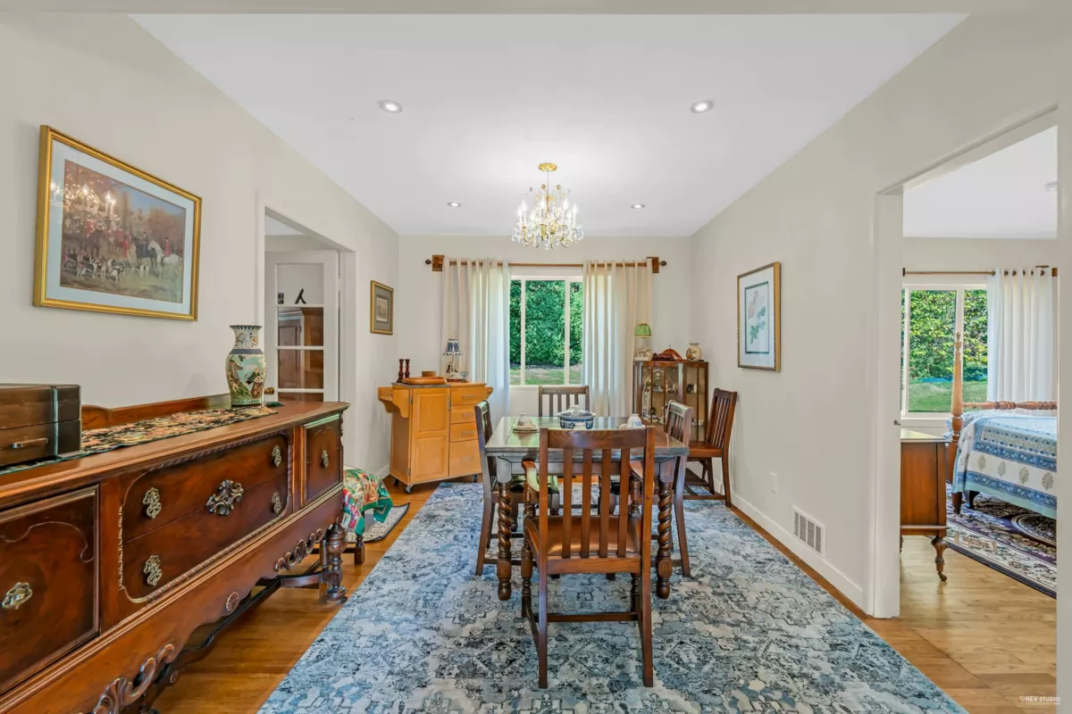 Primary Bathroom Photo of 410 Hadden Drive, West Vancouver, BC