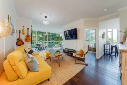 304 6888 Station Hill Drive, Burnaby, BC, Burnaby — Apartment/Condo for sale