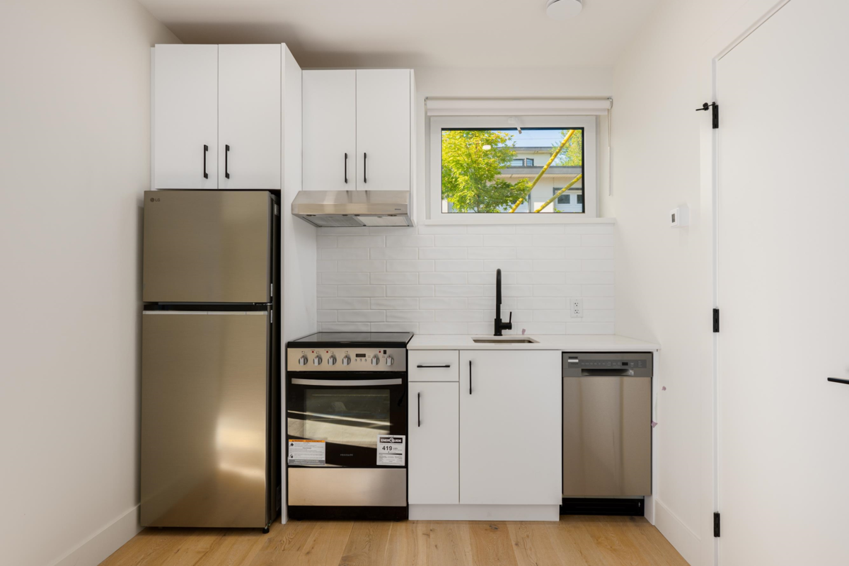 Front Yard Photo of TH6 610 E 3rd Street, North Vancouver, BC