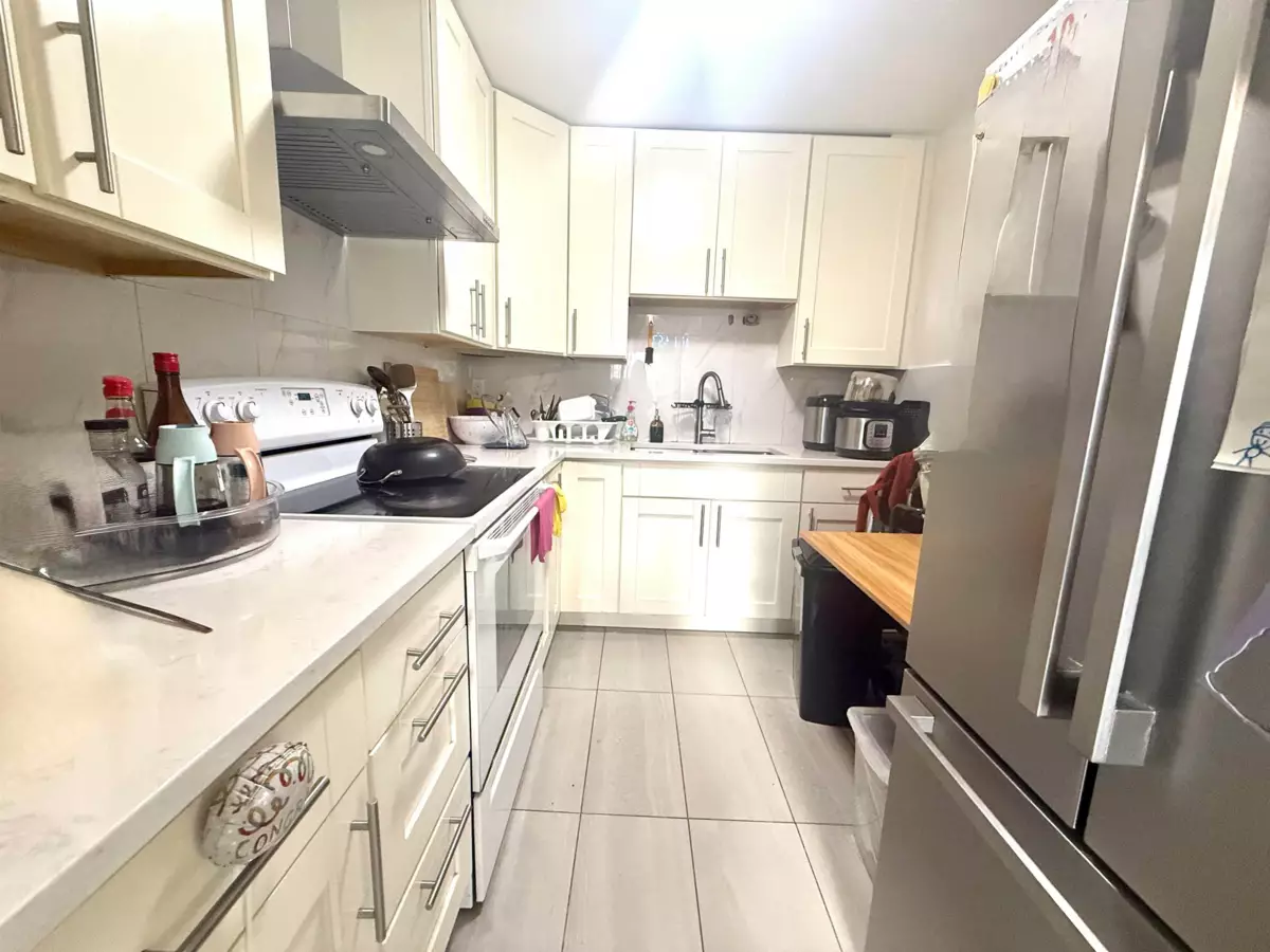 Walk-In Closet Photo of 173 8333 Jones Road, Richmond, BC