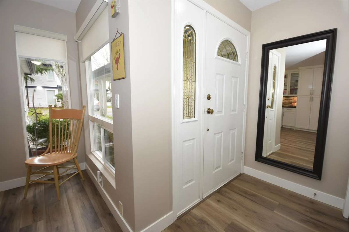 Dining Area Photo of 11 4748 54a Street, Delta, BC