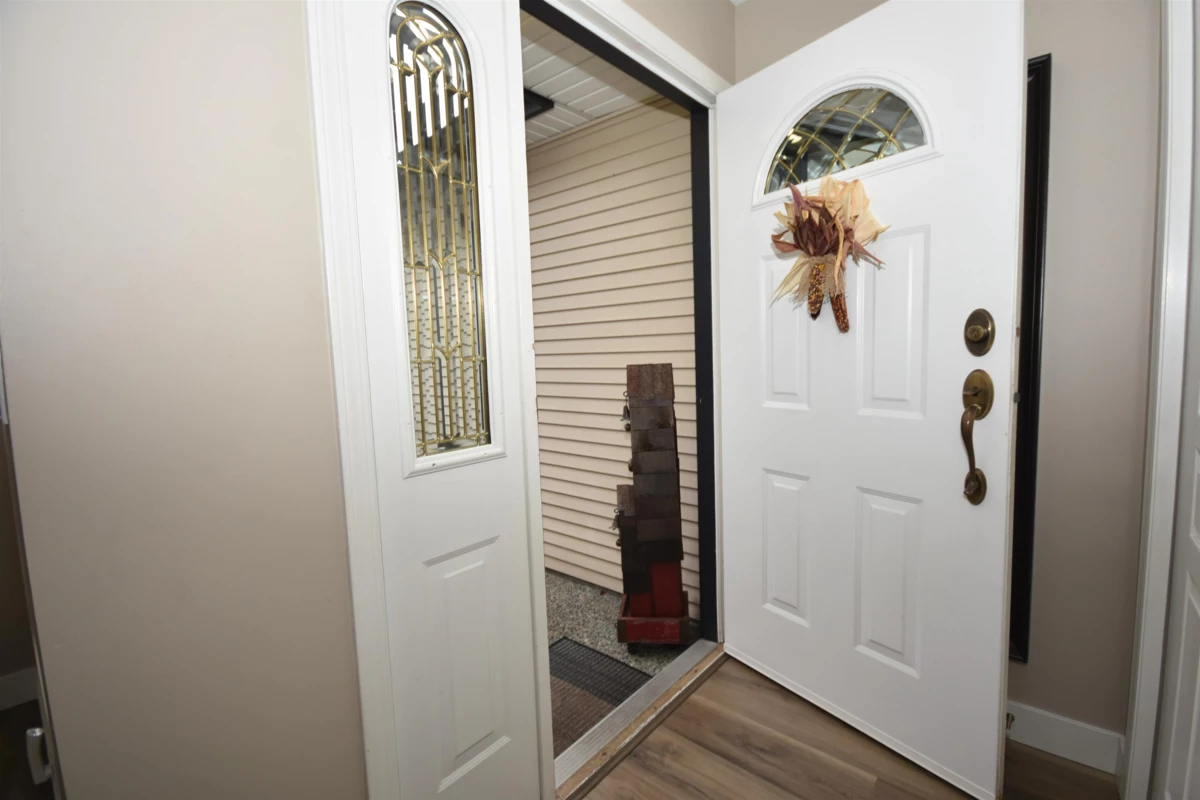 Family Room Photo of 11 4748 54a Street, Delta, BC