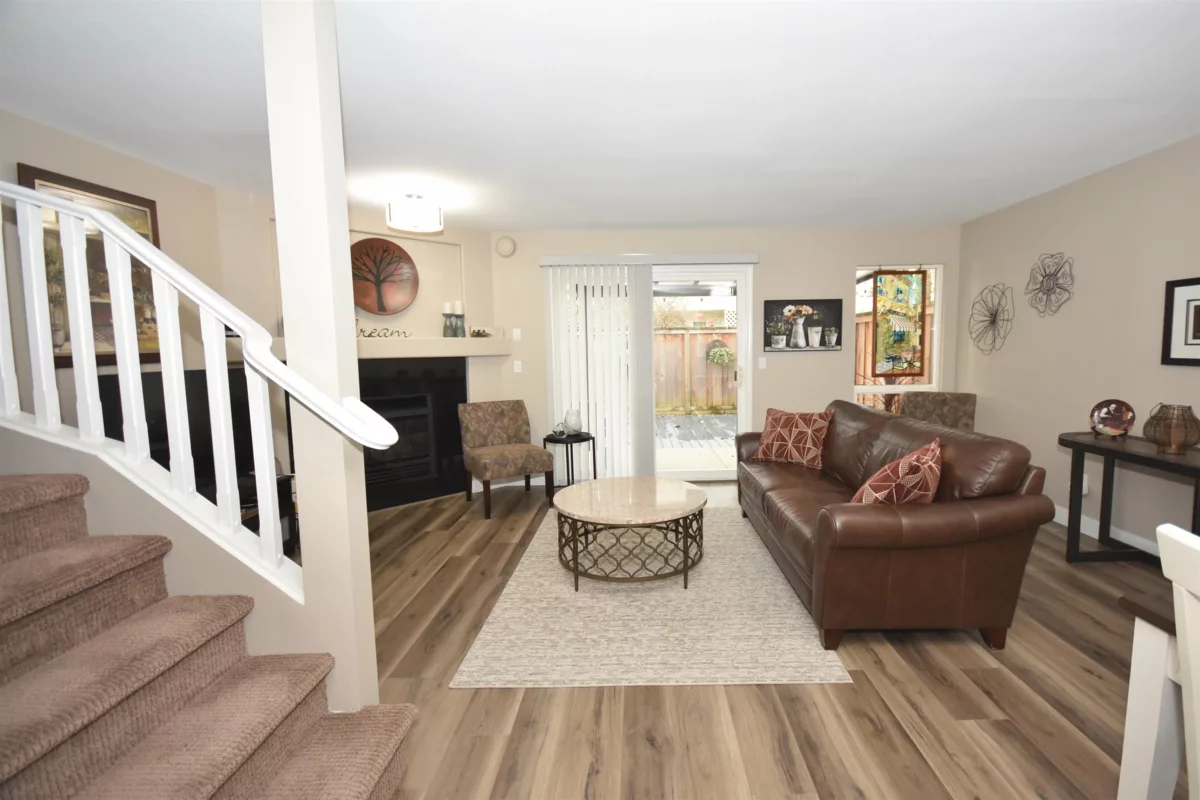 Hallway Photo of 11 4748 54a Street, Delta, BC