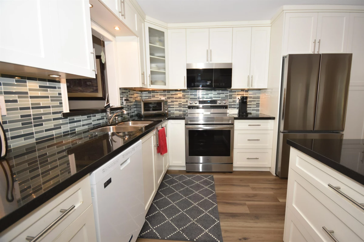Kitchen Island Photo of 11 4748 54a Street, Delta, BC