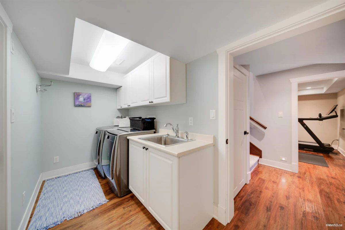 Entry Foyer Photo of 920 Barber Street, Port Moody, BC