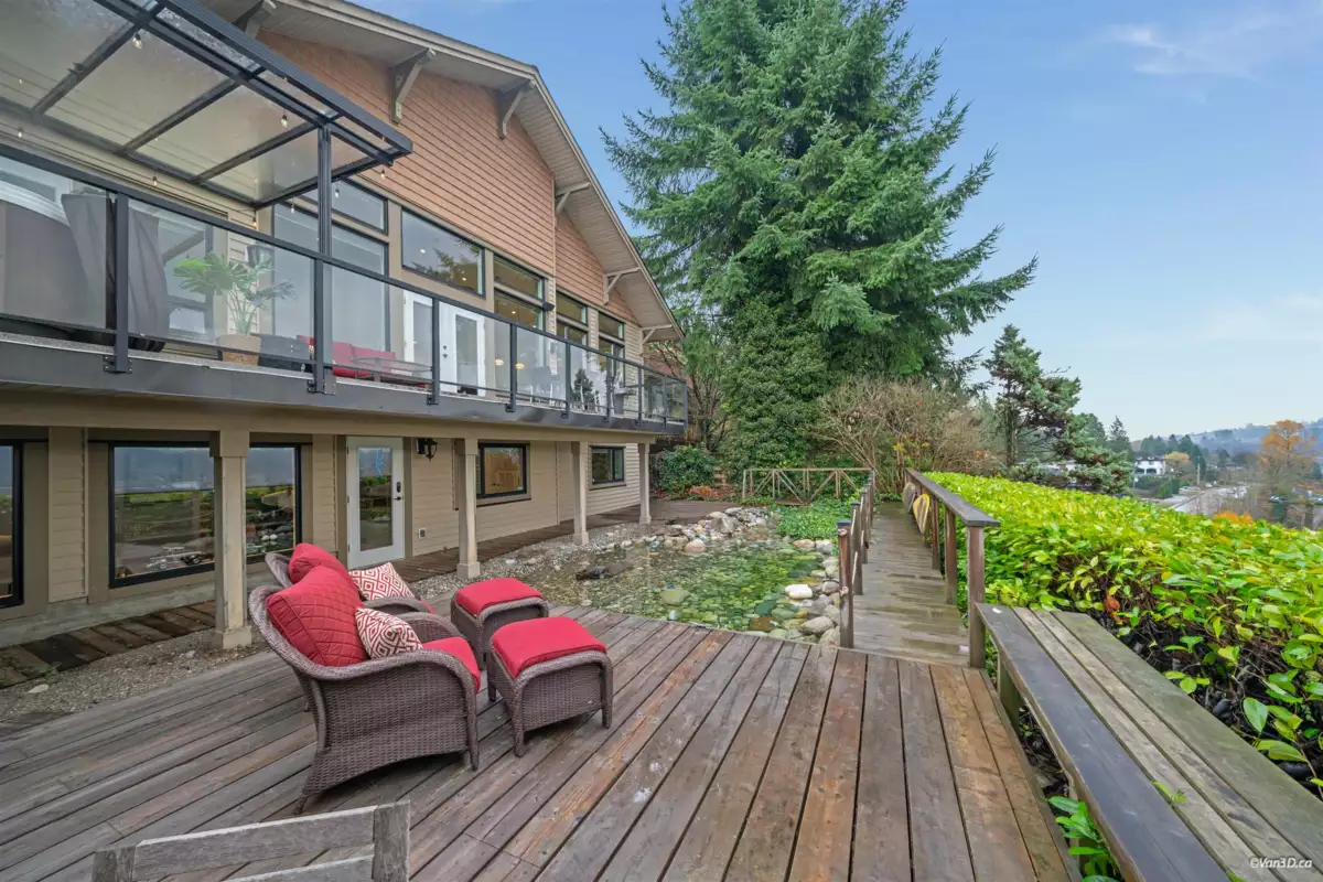 Hallway Photo of 920 Barber Street, Port Moody, BC