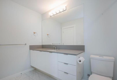Primary Bathroom Photo of 403 31158 Westridge Place, Abbotsford, BC
