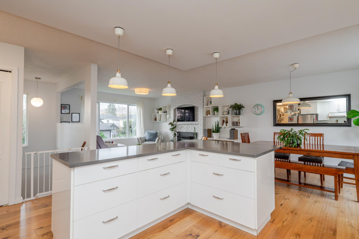 Kitchen Island Photo of 4672 46a Street, Delta, BC