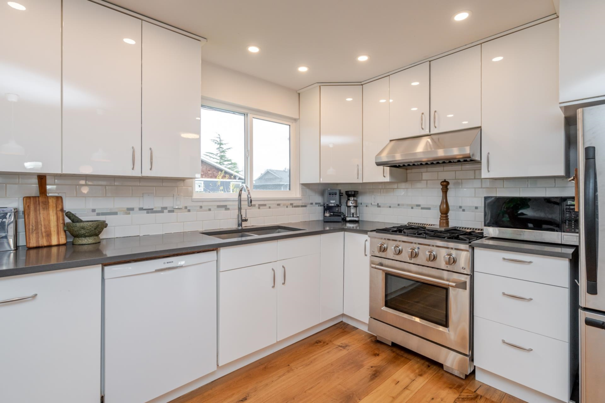 Kitchen Photo of 4672 46a Street, Delta, BC