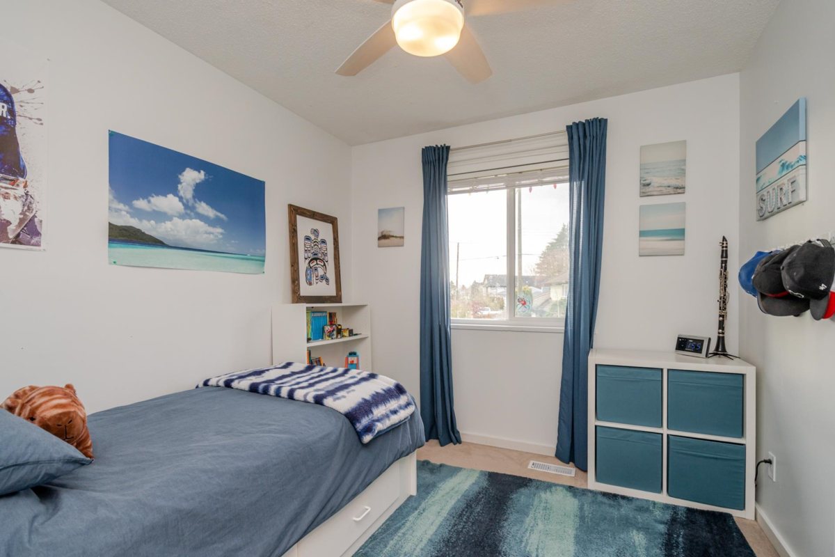 Powder Room Photo of 4672 46a Street, Delta, BC