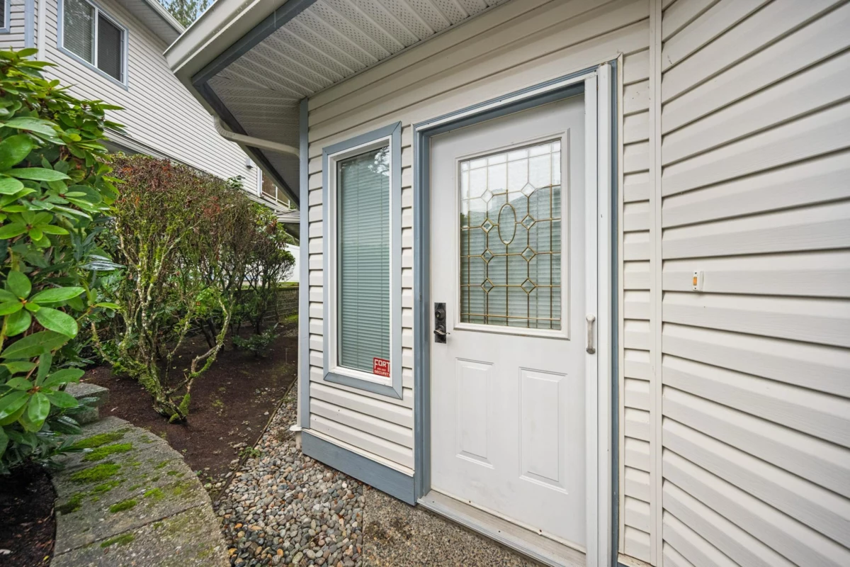 Living Room Photo of 41 21579 88b Avenue, Langley, BC