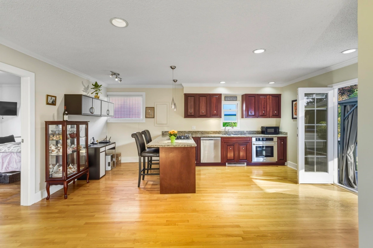 Kitchen Island Photo of 715 Kilkeel Place, North Vancouver, BC