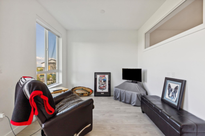 203 2499 Rabbit Drive, Tsawwassen, BC, Tsawwassen North — 1 bed apartment/condo for sale