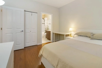 Primary Bedroom Photo of 5413 5111 Garden City Road, Richmond, BC