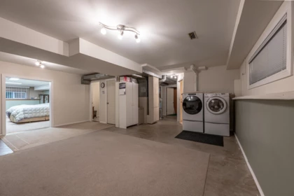 Hallway Photo of 34047 Mccrimmon Drive, Abbotsford, BC