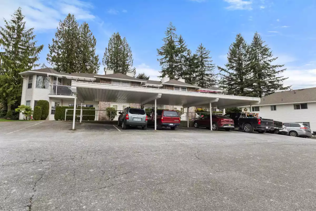 Garage Interior Photo of 39 33123 George Ferguson Way, Abbotsford, BC