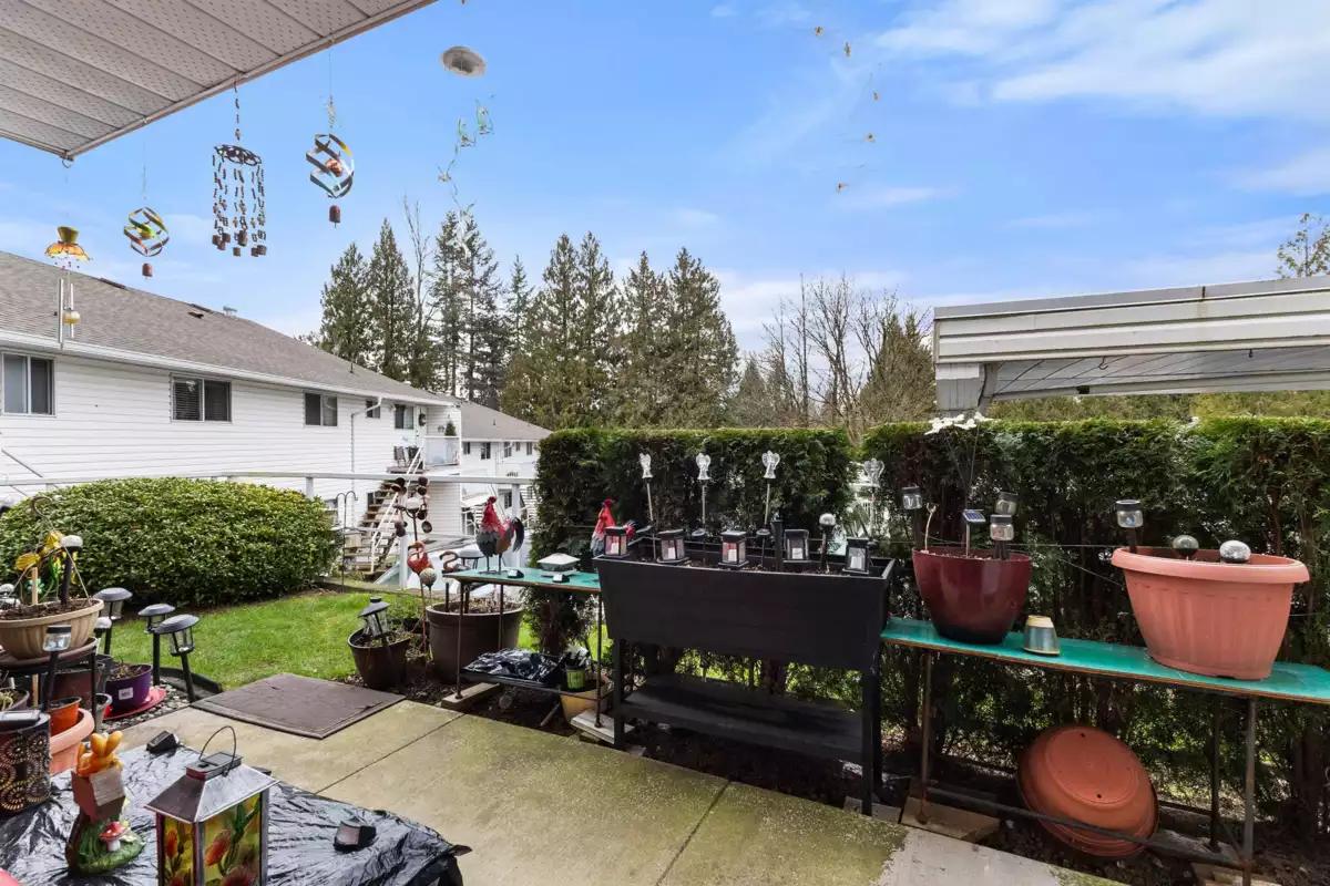 Hallway Photo of 39 33123 George Ferguson Way, Abbotsford, BC