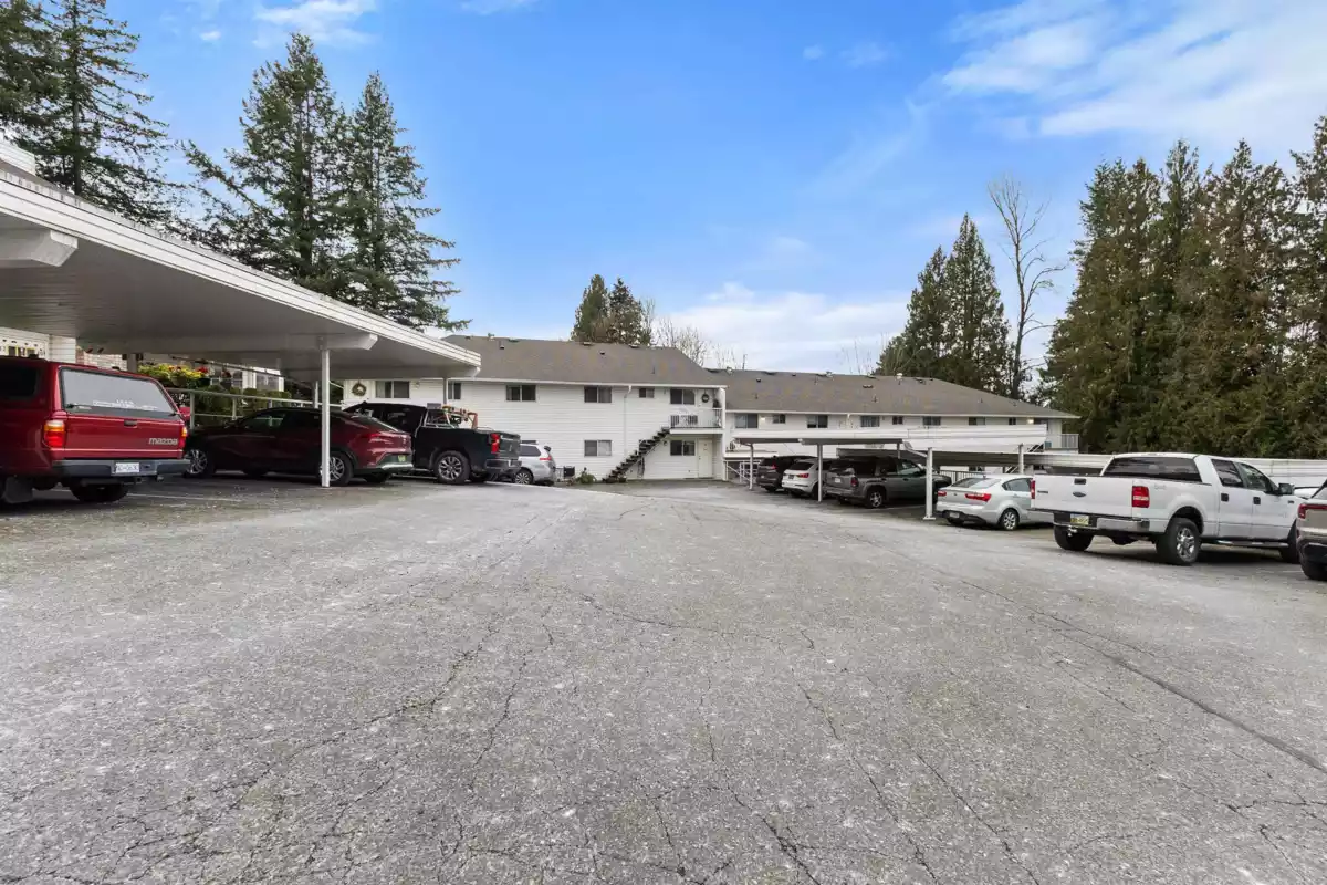 Outdoor Patio Photo of 39 33123 George Ferguson Way, Abbotsford, BC