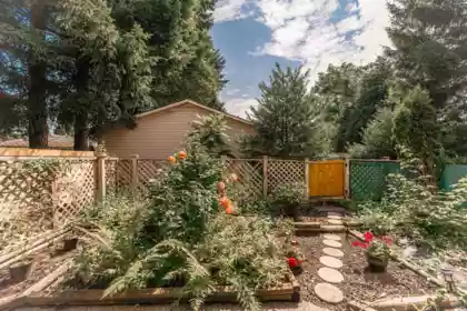 Front Yard Photo of 102 33675 Marshall Road, Abbotsford, BC