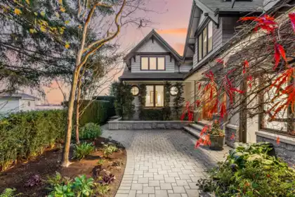 4208 Evergreen Avenue, West Vancouver, BC, West Vancouver — Single Family Residence for sale