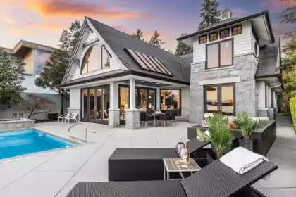 4208 Evergreen Avenue, West Vancouver, BC, West Vancouver — Single Family Residence for sale