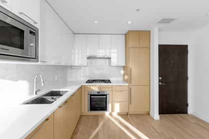 426 4033 May Drive, Richmond, BC