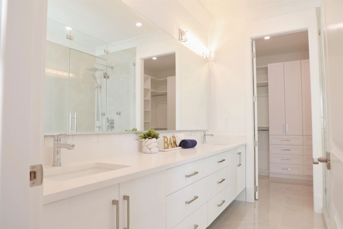 Guest Bathroom Photo of 10391 Seacote Road, Richmond, BC