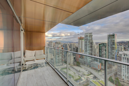Entry Foyer Photo of 3809 1480 Howe Street, Vancouver, BC