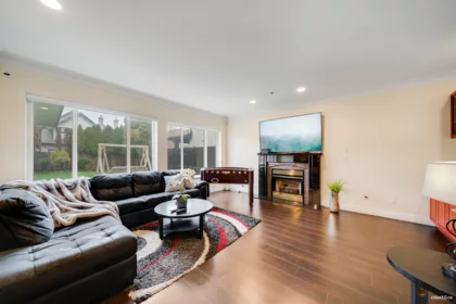 Breakfast Nook Photo of 10320 Scotsdale Avenue, Richmond, BC