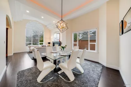 Kitchen Island Photo of 10320 Scotsdale Avenue, Richmond, BC